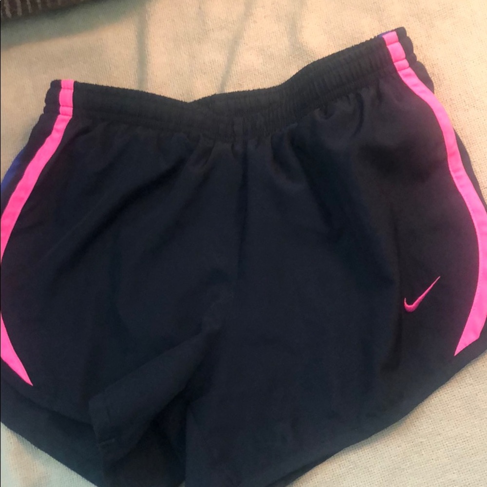 Girls Nike tempo shorts
